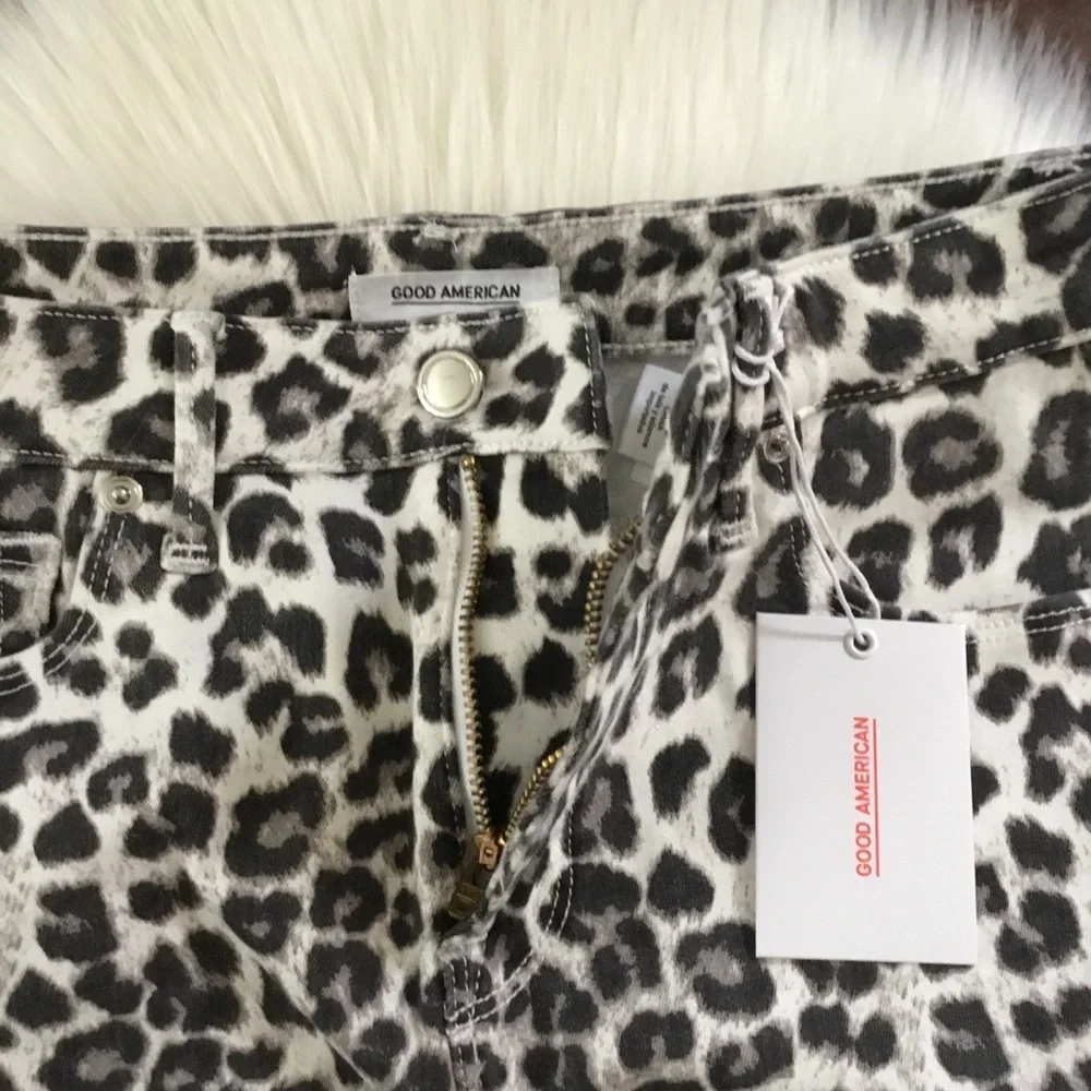 Good American Leopard Mini Skirt Raw Hem Size 4 - Picture 8 of 8